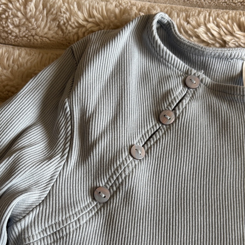 Light Blue Ribbed Button-Accent Long Sleeve Top - Picture 3 of 5